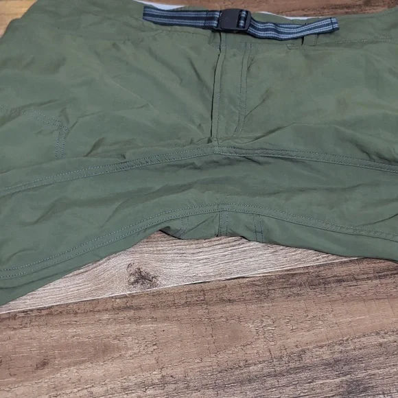 Mountain Hardwear Mesa Cargo Pant UPF 50 Hiking Backpacking Size XL Forest Green